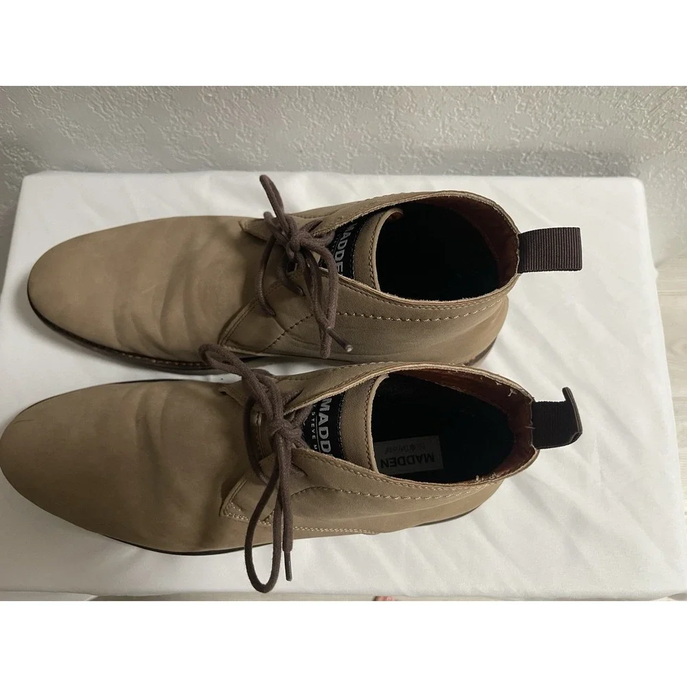 Madden Chukka Dress‎ Boots Men, Size 10.5 Light Tan Suede Lace-Up Ankle Boots